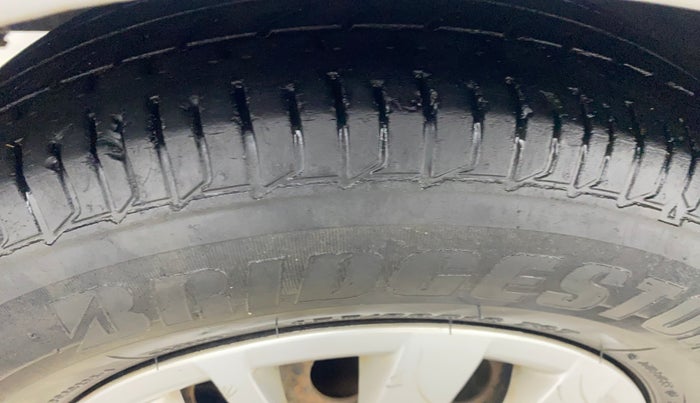 2015 Hyundai i10 SPORTZ 1.1 IRDE2, Petrol, Manual, 74,513 km, Left Front Tyre Tread