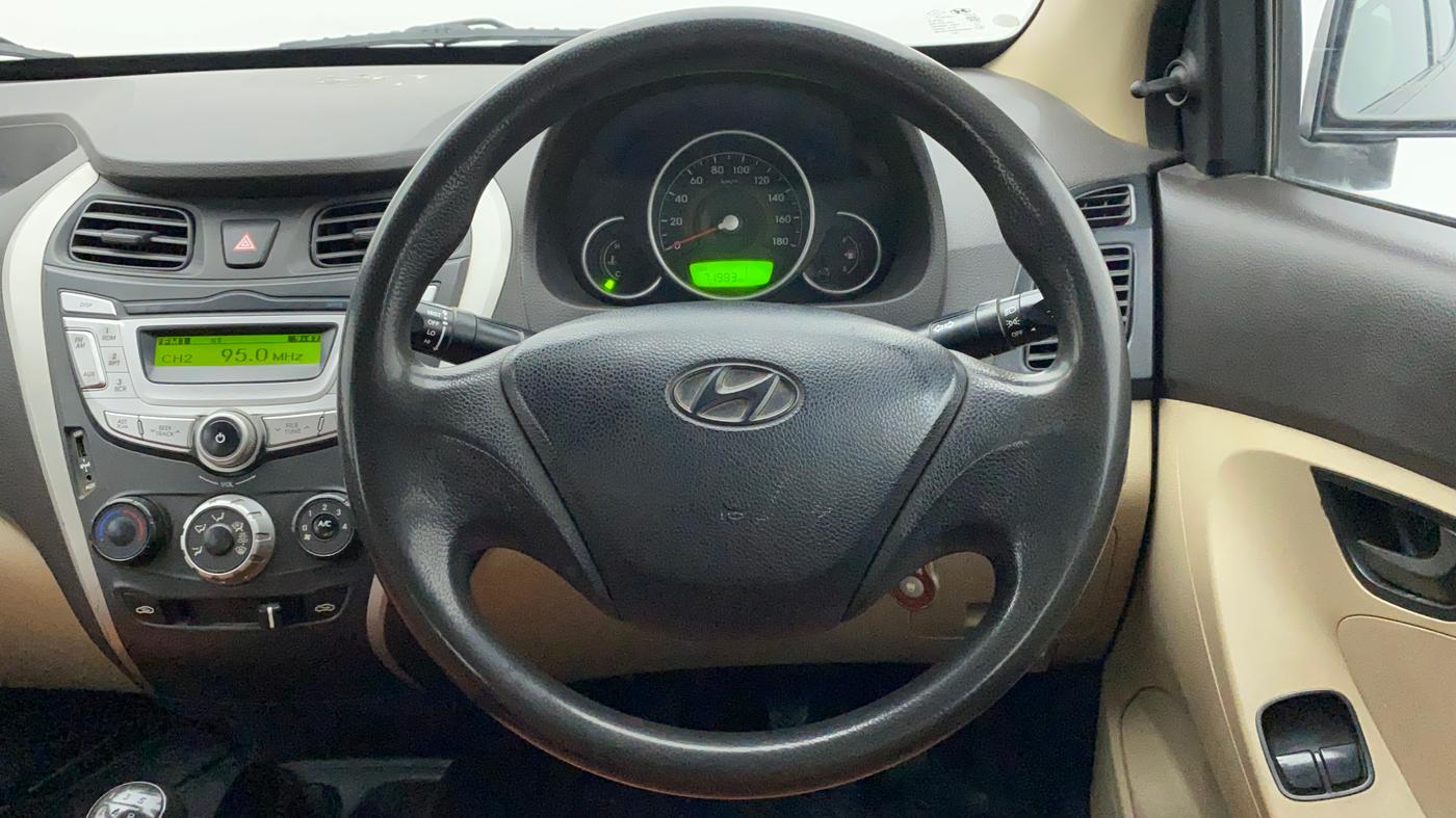 2017 Hyundai Eon MAGNA +, Petrol, Manual, 72,083 km, Steering Wheel Close Up