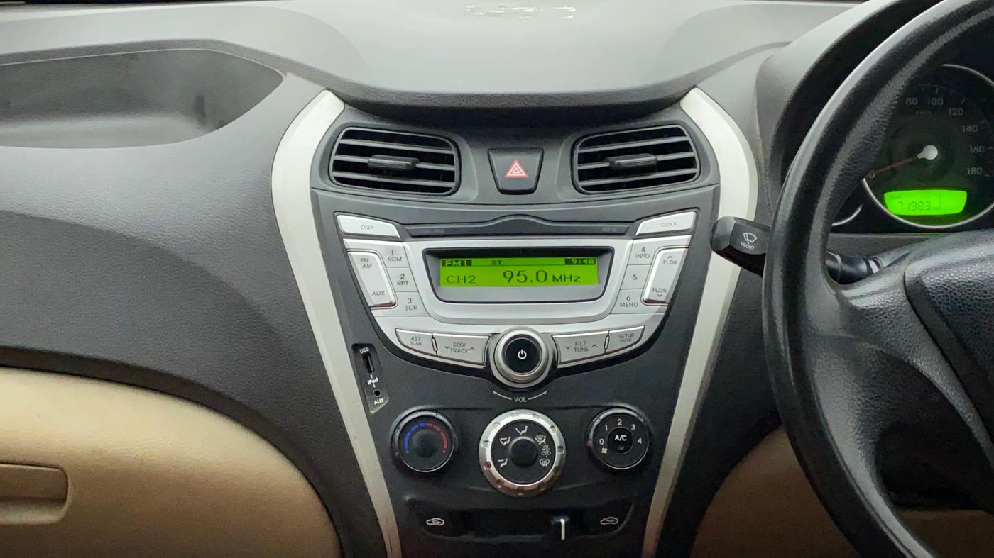 2017 Hyundai Eon MAGNA +, Petrol, Manual, 72,083 km, Air Conditioner