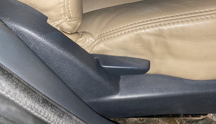 2014 Renault Duster RXL PETROL, Petrol, Manual, 37,765 km, Driver Side Adjustment Panel