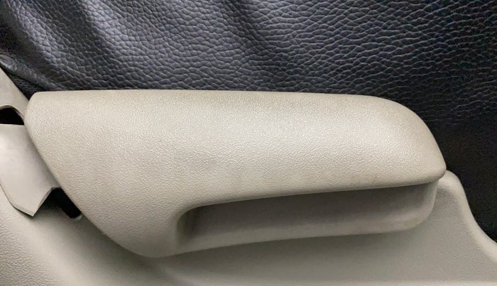 2016 Maruti Celerio VXI, Petrol, Manual, 76,518 km, Driver Side Adjustment Panel