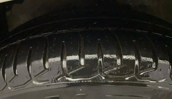 2016 Maruti Celerio VXI, Petrol, Manual, 76,518 km, Left Front Tyre Tread