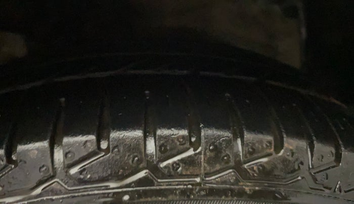 2016 Maruti Celerio VXI, Petrol, Manual, 76,518 km, Right Front Tyre Tread
