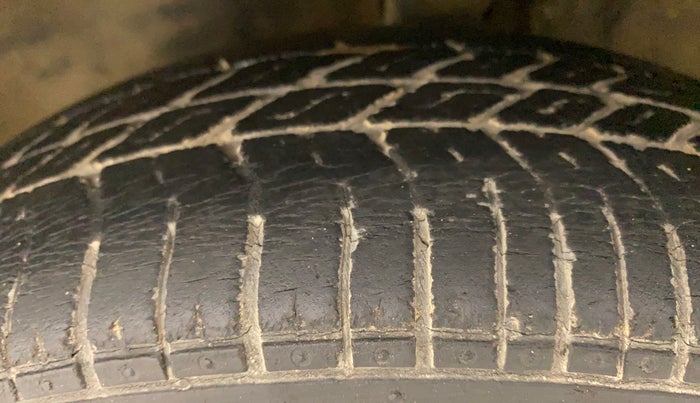 2010 Maruti Zen Estilo LXI, Petrol, Manual, 44,720 km, Left Front Tyre Tread