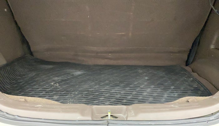2010 Maruti Zen Estilo LXI, Petrol, Manual, 44,720 km, Boot Inside