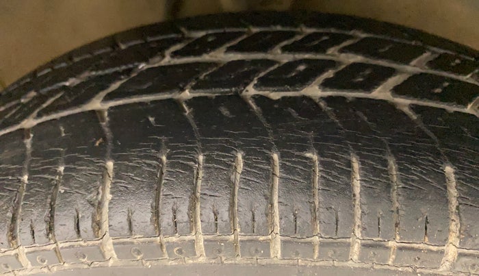 2010 Maruti Zen Estilo LXI, Petrol, Manual, 44,720 km, Right Front Tyre Tread