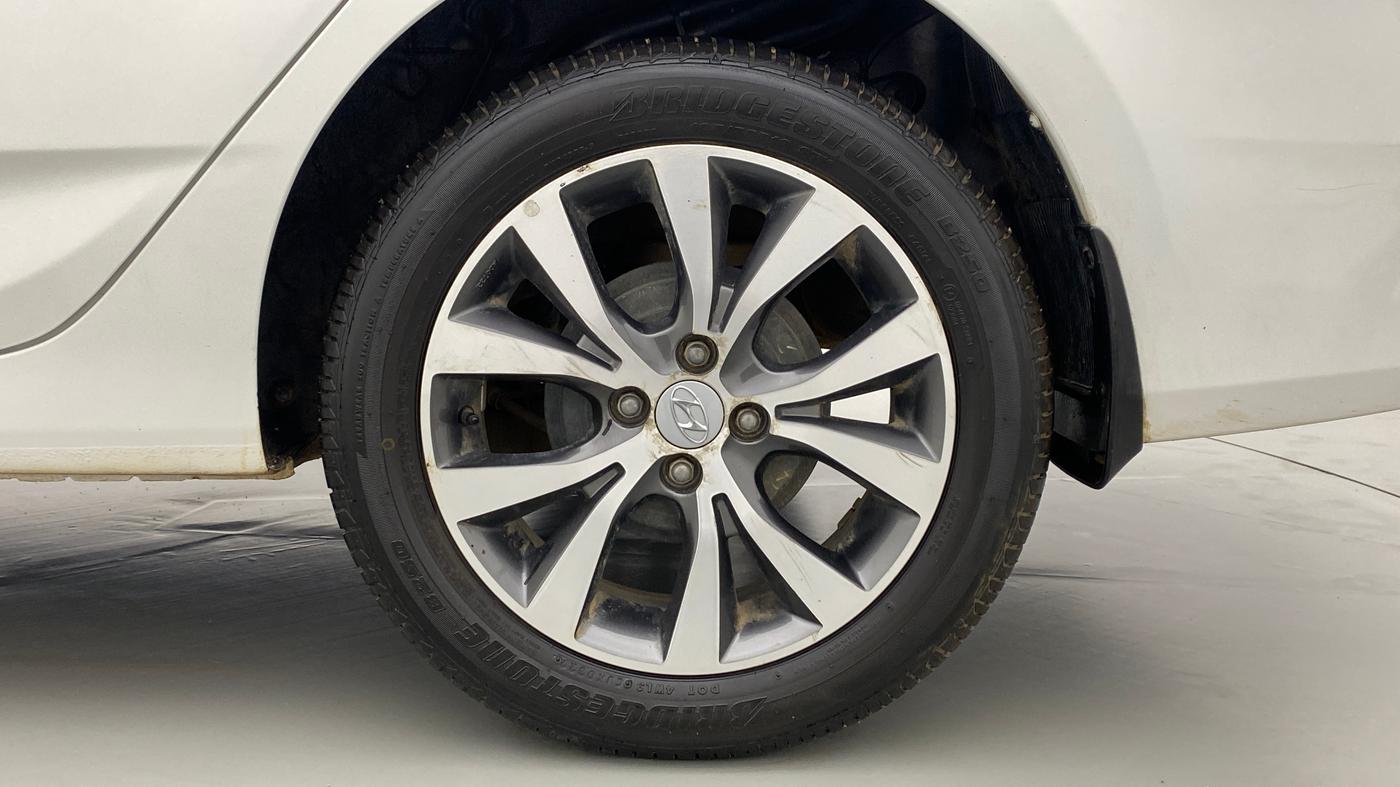 2017 Hyundai Verna 1.6 SX VTVT, Petrol, Manual, 41,080 km, Left Rear Wheel