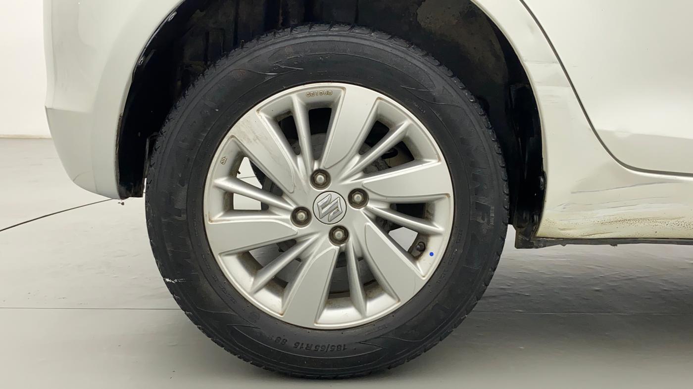 2014 Maruti Swift ZXI, Petrol, Manual, 48,929 km, Right Rear Wheel