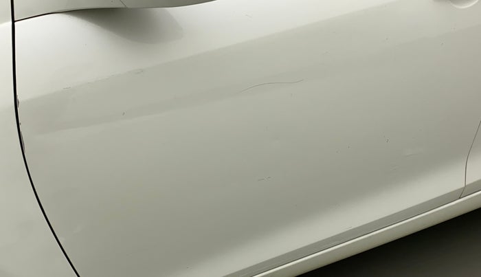 2014 Maruti Swift ZXI, Petrol, Manual, 48,929 km, Front passenger door - Minor scratches