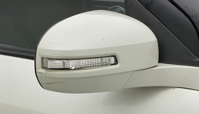 2014 Maruti Swift ZXI, Petrol, Manual, 48,929 km, Right rear-view mirror - Minor scratches