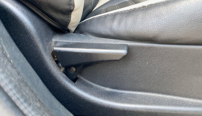 2018 Tata NEXON XT PETROL, Petrol, Manual, 56,007 km, Driver Side Adjustment Panel