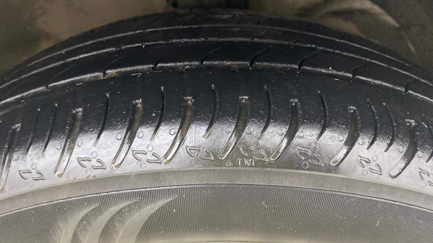 2024 Maruti XL6 ALPHA PLUS AT, Petrol, Automatic, 48,165 km, Right Front Tyre Tread
