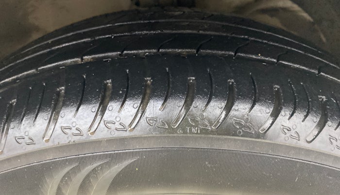 2024 Maruti XL6 ALPHA PLUS AT, Petrol, Automatic, 48,165 km, Right Front Tyre Tread