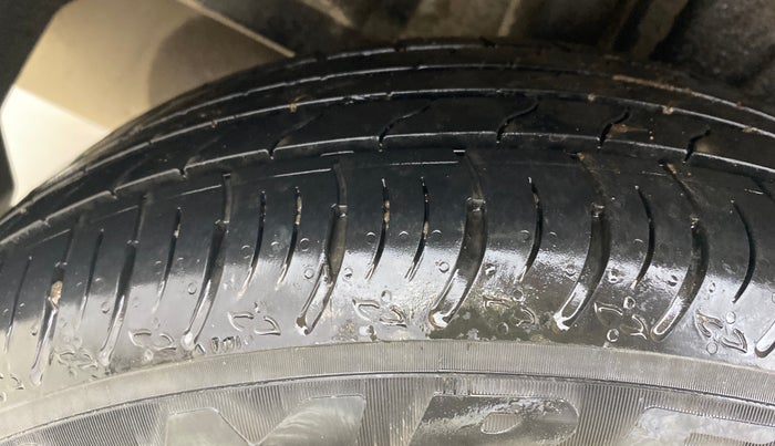 2024 Maruti XL6 ALPHA PLUS AT, Petrol, Automatic, 48,165 km, Right Rear Tyre Tread