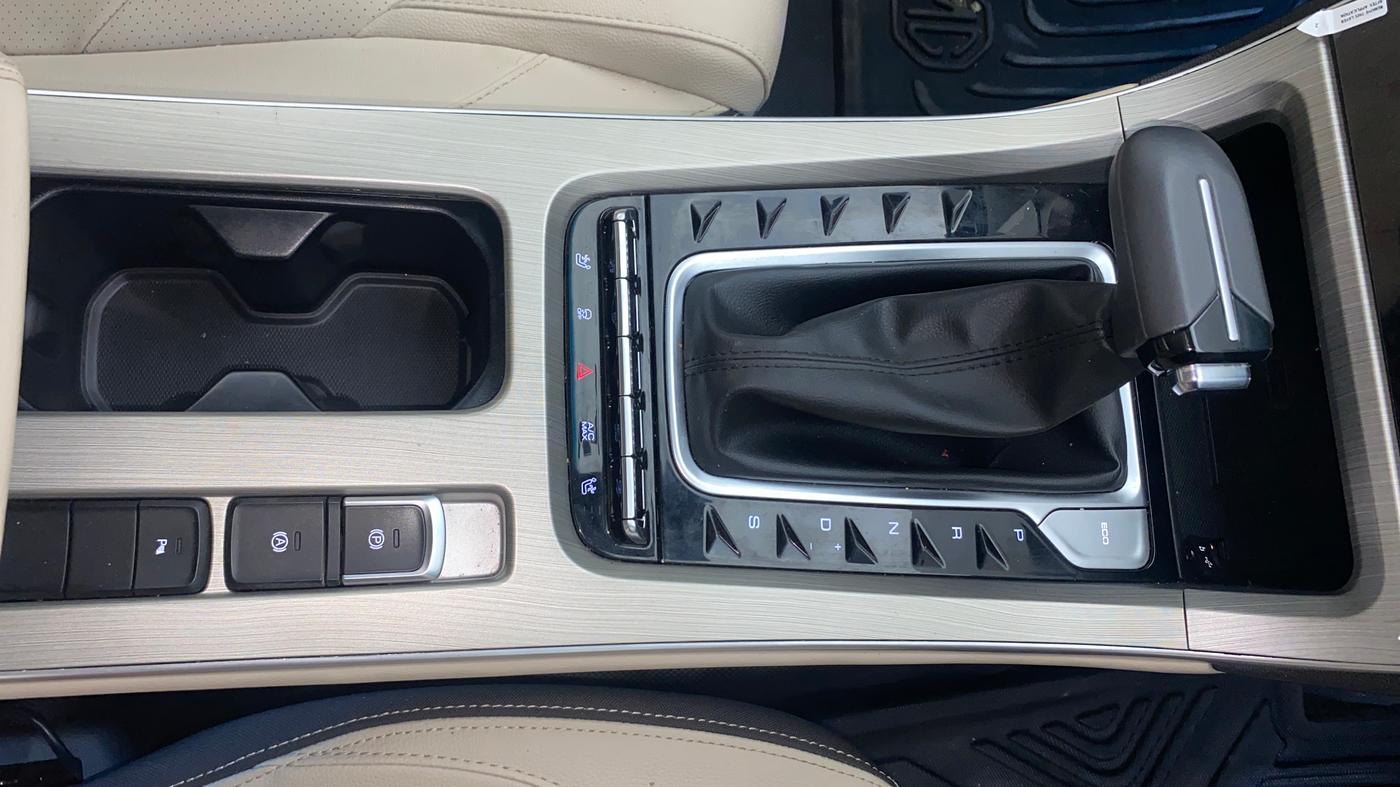 2024 MG HECTOR SHARP PRO 1.5 PETROL TURBO CVT PETROL, Petrol, Automatic, 33,983 km, Gear Lever