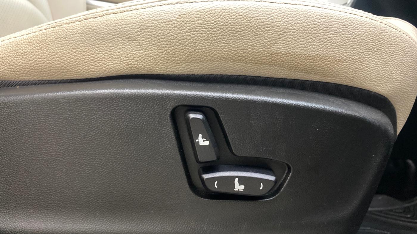 2024 MG HECTOR SHARP PRO 1.5 PETROL TURBO CVT PETROL, Petrol, Automatic, 33,983 km, Driver Side Adjustment Panel