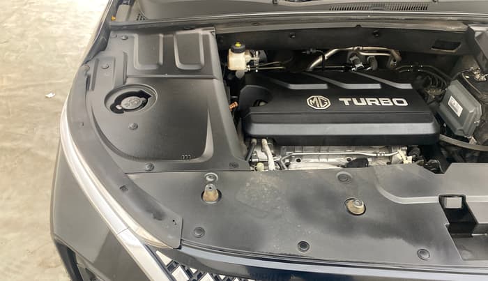 2024 MG HECTOR SHARP PRO 1.5 PETROL TURBO CVT PETROL, Petrol, Automatic, 33,983 km, Engine View - Right