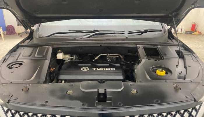 2024 MG HECTOR SHARP PRO 1.5 PETROL TURBO CVT PETROL, Petrol, Automatic, 33,983 km, Engine View
