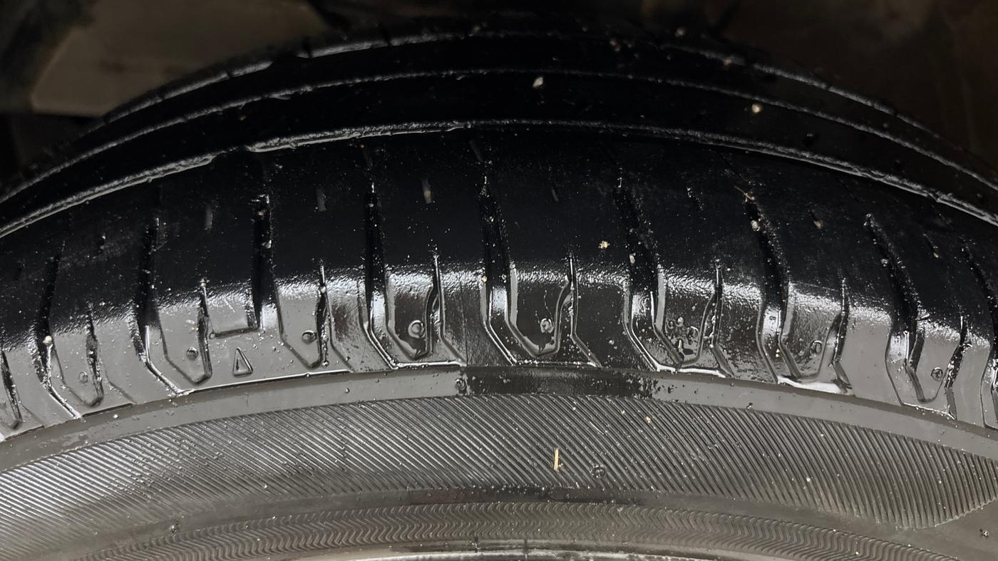 2024 Maruti Swift ZXi Plus, Petrol, Manual, 47,222 km, Left Front Tyre Tread