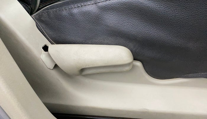 2015 Maruti Celerio ZXI, CNG, Manual, 58,610 km, Driver Side Adjustment Panel