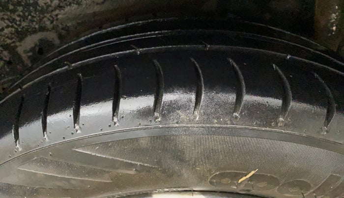 2015 Maruti Celerio ZXI, CNG, Manual, 58,610 km, Left Rear Tyre Tread