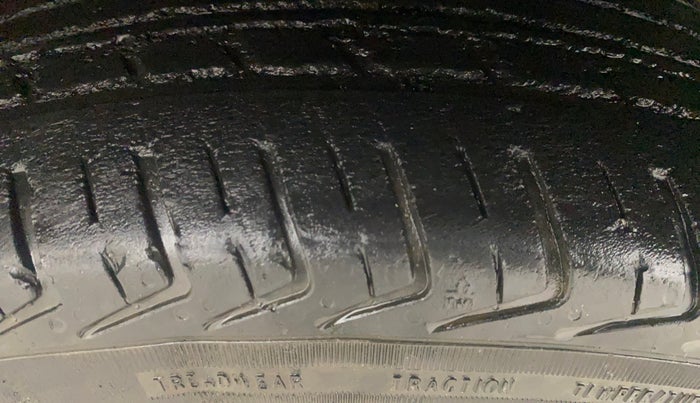 2017 Renault Kwid CLIMBER 1.0, Petrol, Manual, 40,348 km, Left Front Tyre Tread