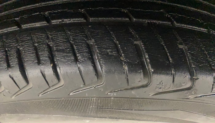 2017 Renault Kwid CLIMBER 1.0, Petrol, Manual, 40,348 km, Right Front Tyre Tread