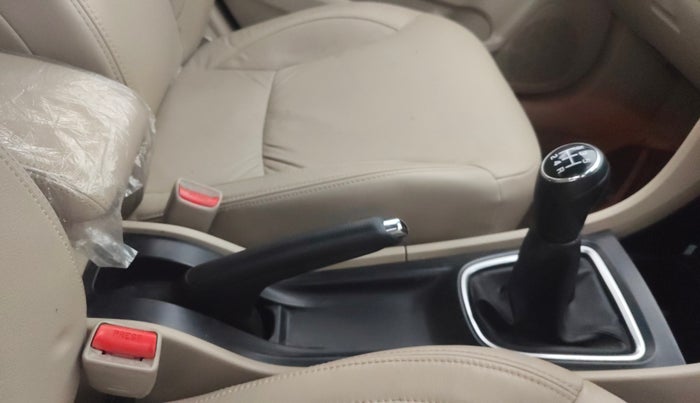 2022 Maruti Ciaz ALPHA 1.5 SHVS PETROL, Petrol, Manual, 50,287 km, Gear Lever