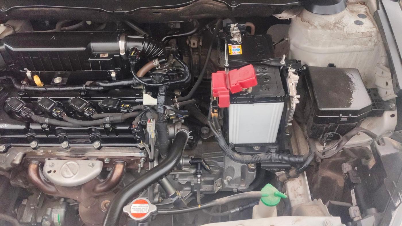 2022 Maruti Ciaz ALPHA 1.5 SHVS PETROL, Petrol, Manual, 50,287 km, Engine View - Left