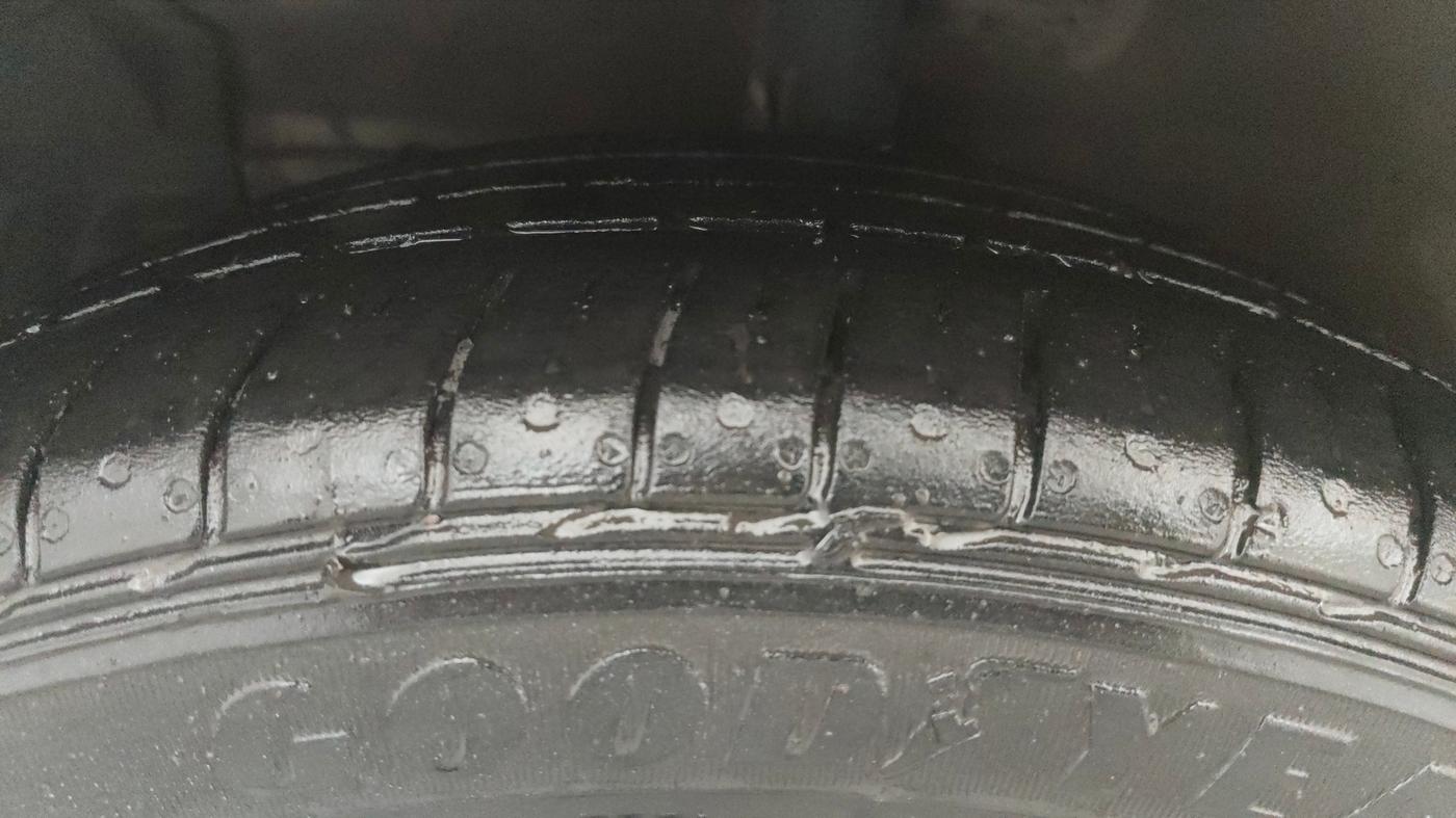 2022 Maruti Ciaz ALPHA 1.5 SHVS PETROL, Petrol, Manual, 50,287 km, Left Front Tyre Tread
