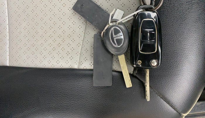 2023 Tata Tiago XT CNG, CNG, Manual, 93,984 km, Key Close Up