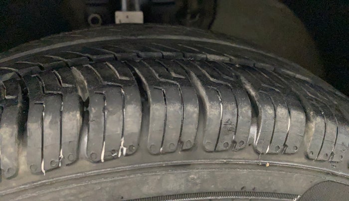 2012 Volkswagen Polo HIGHLINE1.2L, Petrol, Manual, 60,711 km, Left Front Tyre Tread