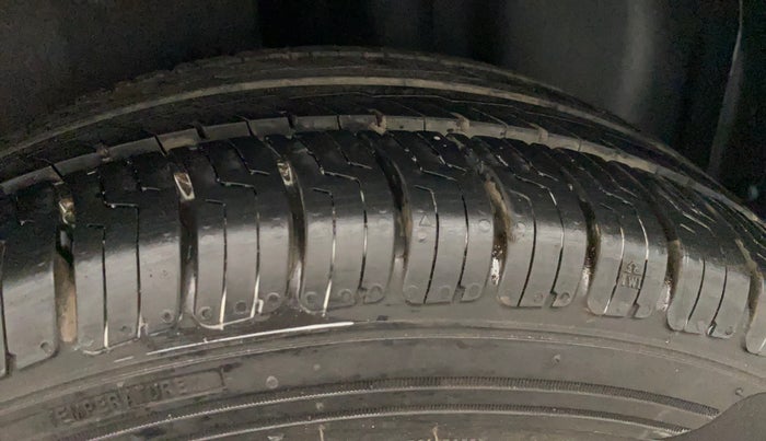 2012 Volkswagen Polo HIGHLINE1.2L, Petrol, Manual, 60,711 km, Left Rear Tyre Tread