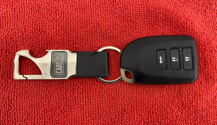 2018 Toyota YARIS VX CVT, Petrol, Automatic, 11,360 km, Key Close Up