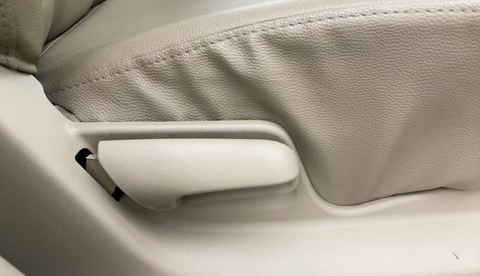 2016 Maruti Ertiga VXI ABS, Petrol, Manual, 34,799 km, Driver Side Adjustment Panel