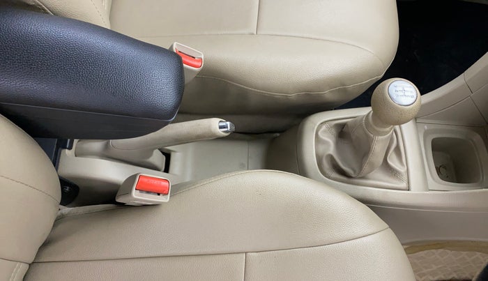 2016 Maruti Ertiga VXI ABS, Petrol, Manual, 34,799 km, Gear Lever