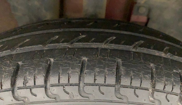 2016 Renault Kwid RXT 1.0, Petrol, Manual, 56,209 km, Right Front Tyre Tread