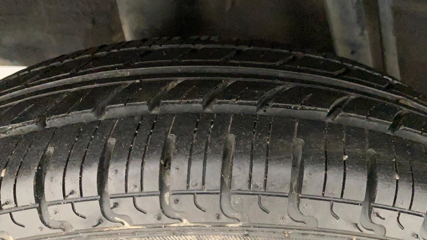 2016 Renault Kwid RXT 1.0, Petrol, Manual, 56,209 km, Right Rear Tyre Tread