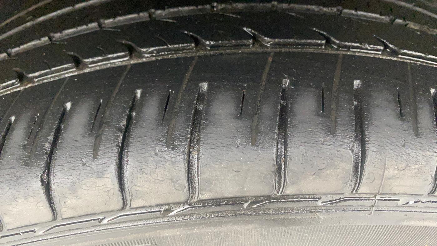 2017 Maruti Baleno ZETA CVT PETROL 1.2, Petrol, Automatic, 85,800 km, Left Rear Tyre Tread