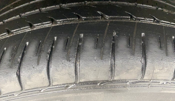 2017 Maruti Baleno ZETA CVT PETROL 1.2, Petrol, Automatic, 85,800 km, Left Rear Tyre Tread