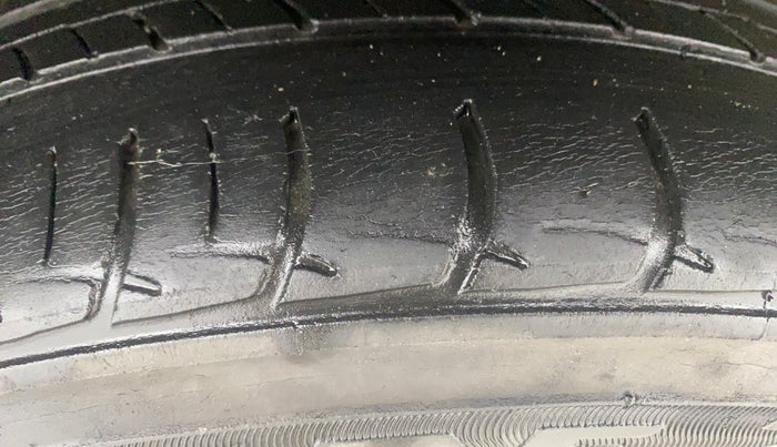 2017 Maruti Baleno ZETA CVT PETROL 1.2, Petrol, Automatic, 85,800 km, Right Rear Tyre Tread