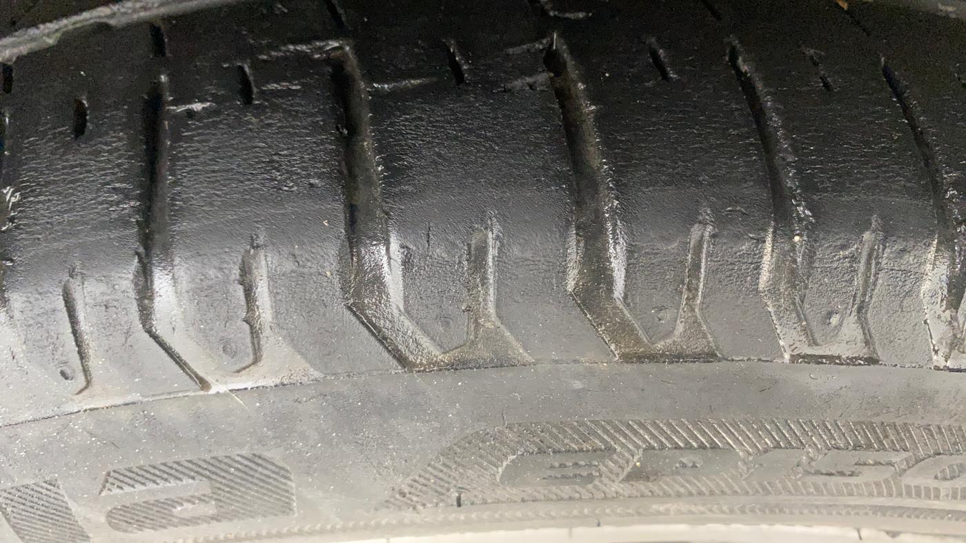 2017 Maruti Baleno ZETA CVT PETROL 1.2, Petrol, Automatic, 85,800 km, Right Front Tyre Tread