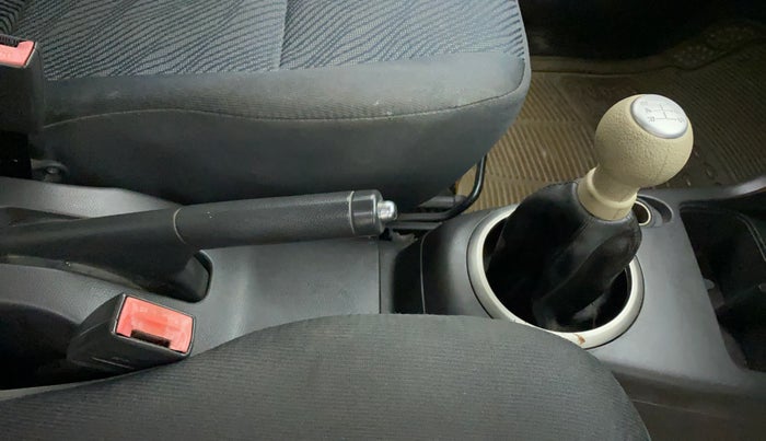 2011 Maruti Swift VXI, Petrol, Manual, 74,907 km, Gear Lever