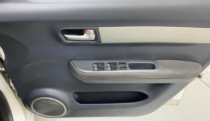 2011 Maruti Swift VXI, Petrol, Manual, 74,907 km, Driver Side Door Panels Control