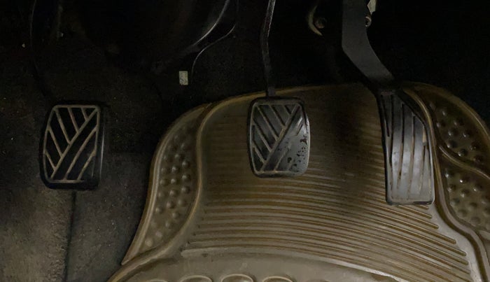 2011 Maruti Swift VXI, Petrol, Manual, 74,907 km, Pedals