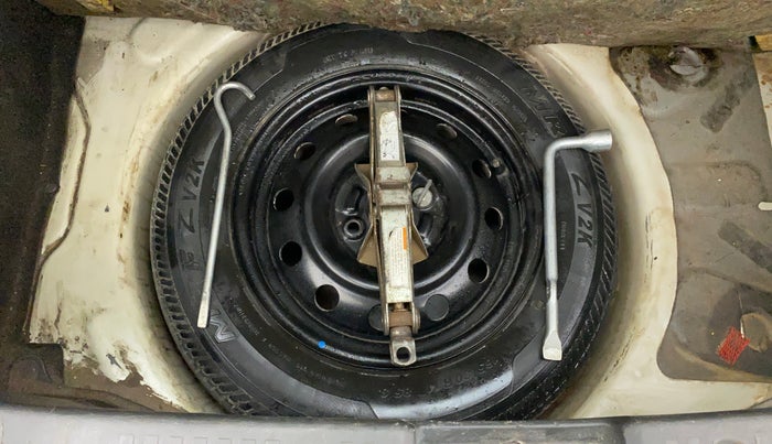 2011 Maruti Swift VXI, Petrol, Manual, 74,907 km, Spare Tyre