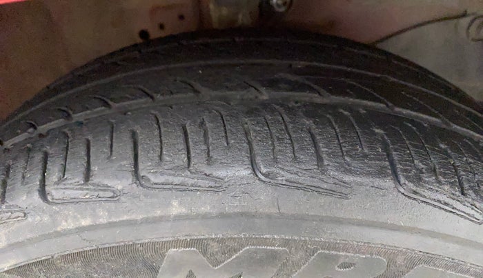 2012 Honda Brio S MT, Petrol, Manual, 90,594 km, Right Front Tyre Tread