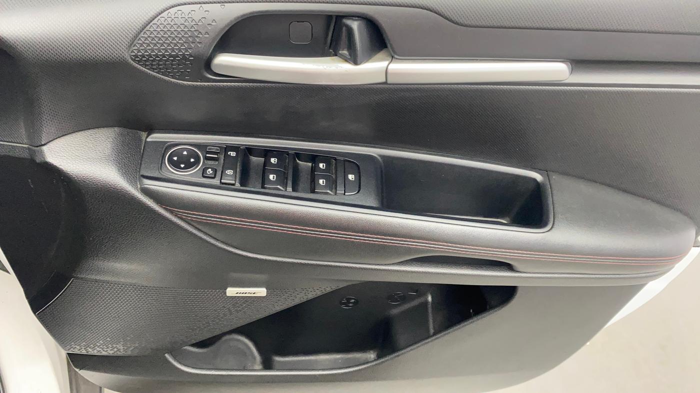 2020 KIA SONET GTX PLUS 1.0 DCT, Petrol, Automatic, 33,942 km, Driver Side Door Panels Control