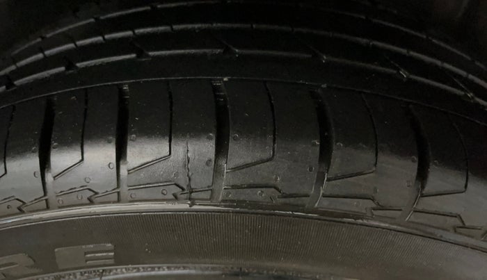 2020 MG HECTOR SHARP 1.5 DCT PETROL, Petrol, Automatic, 72,819 km, Left Rear Tyre Tread