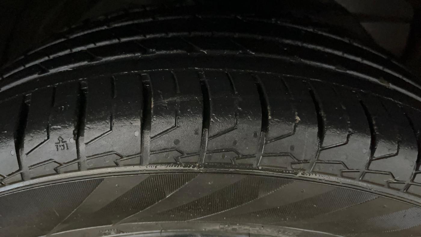 2020 MG HECTOR SHARP 1.5 DCT PETROL, Petrol, Automatic, 73,681 km, Right Front Tyre Tread